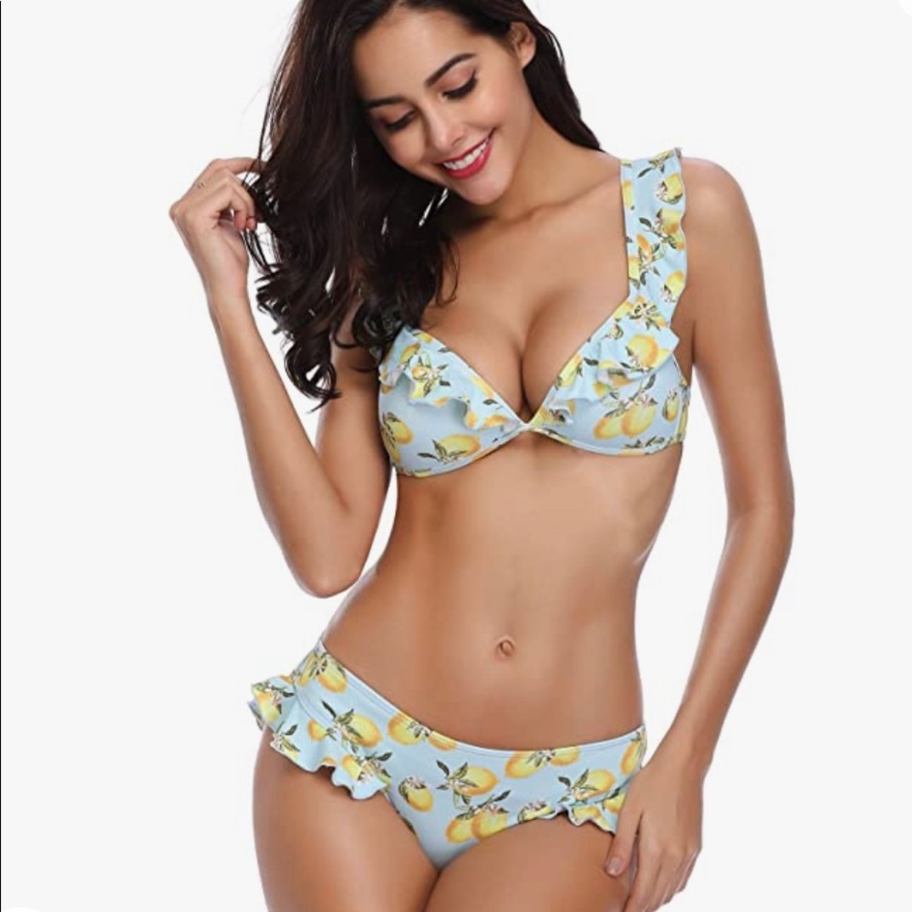 Swimsuit set with ruffle trims in sz small